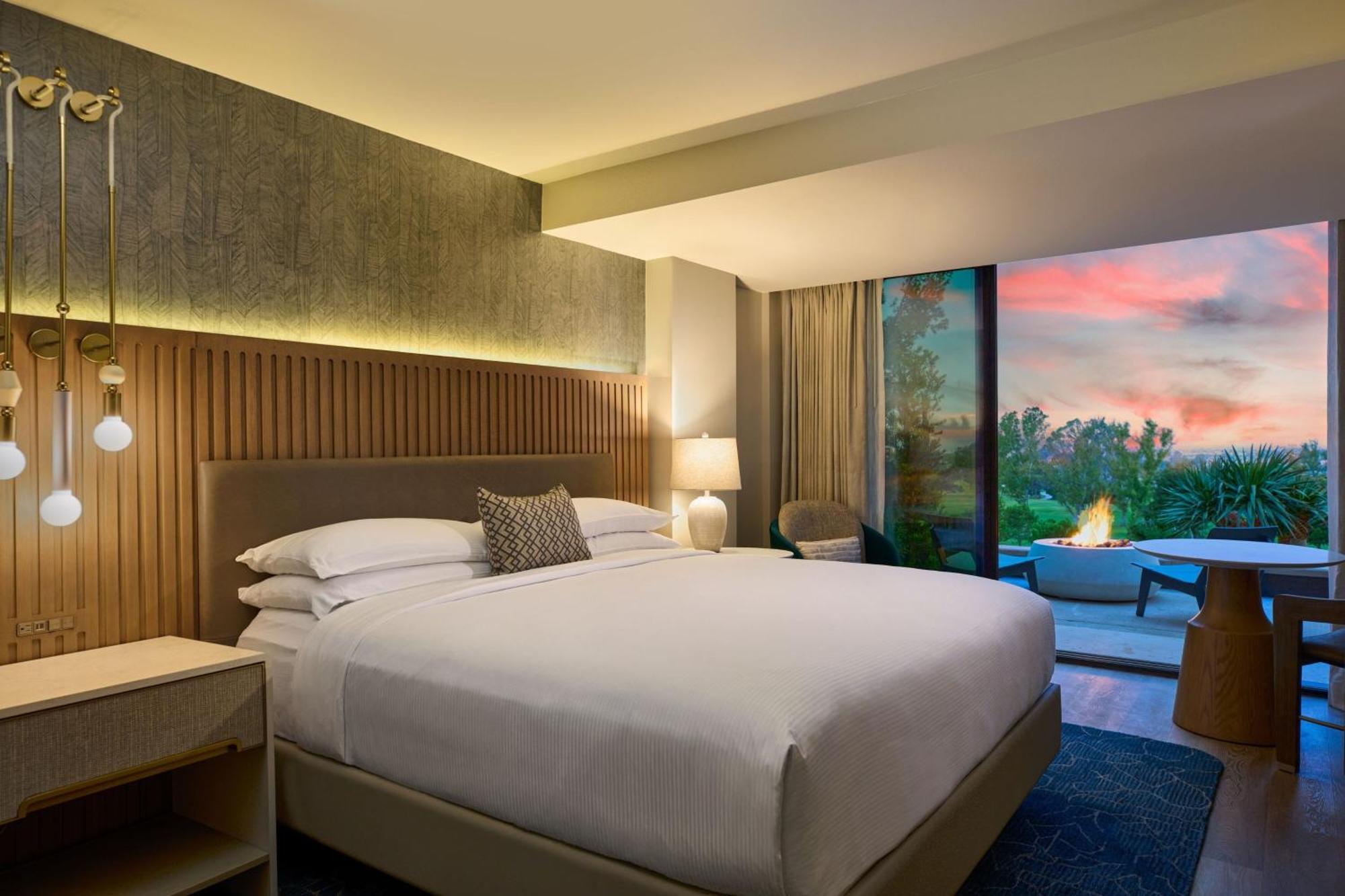 Lumina Guest Room, 1 King, Golf View, Ground Floor, Fairway,1535367796:JPEG