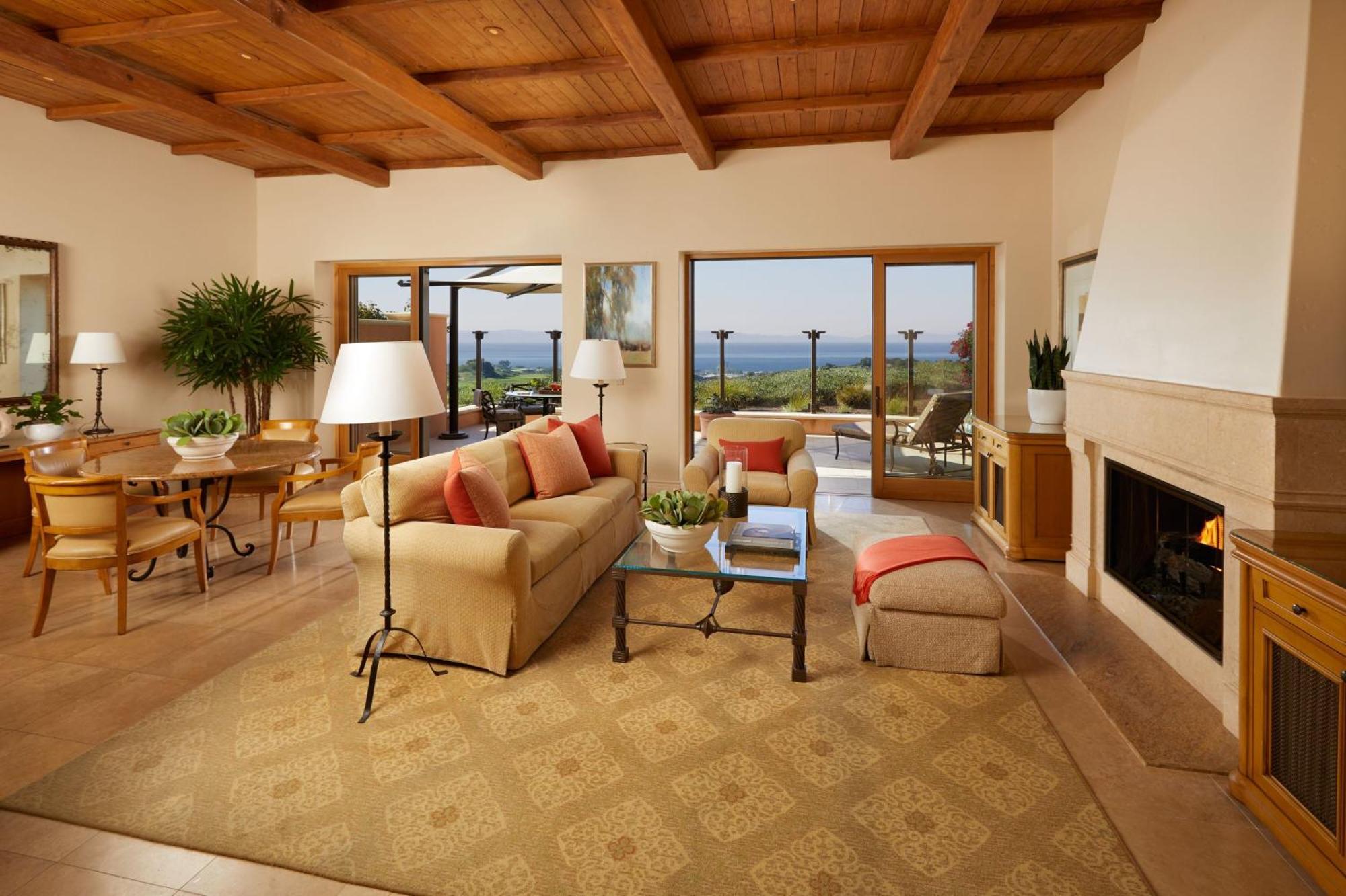 Three-Bedroom Villa Balcony Ocean View,1602962999:JPEG