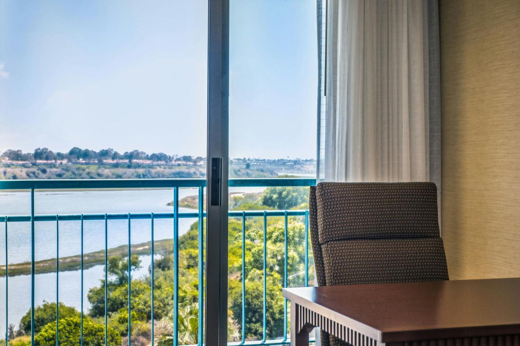 One-Bedroom King Suite Bay View